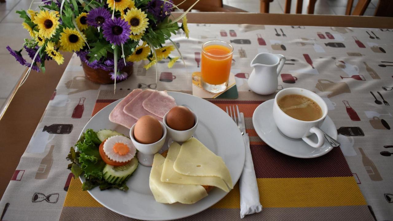 Klein Heidelberg Guesthouse Паттайя Экстерьер фото